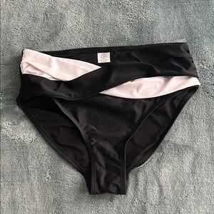 Mid Rise Bikini Bottom with Crossover Twist